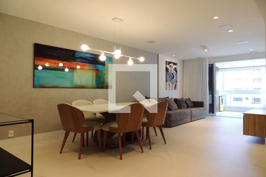 Sala de apartamento para alugar com 3 quartos, 117m² em Barra da Tijuca, Rio de Janeiro