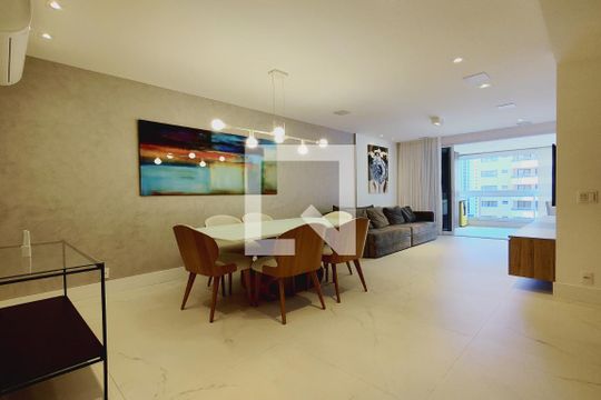 Sala de apartamento para alugar com 3 quartos, 117m² em Barra da Tijuca, Rio de Janeiro