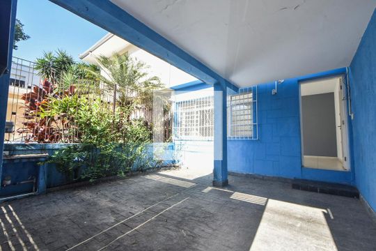 Garagem  de casa à venda com 3 quartos, 142m² em Campo Belo, São Paulo