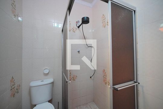 Banheiro da Suíte de casa para alugar com 2 quartos, 70m² em Barreiros, São José