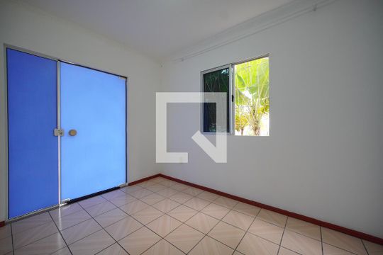 Quarto 2 de casa para alugar com 2 quartos, 70m² em Barreiros, São José