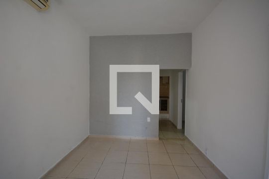 Casa para alugar com 2 quartos, 85m² em Oswaldo Cruz, Rio de Janeiro