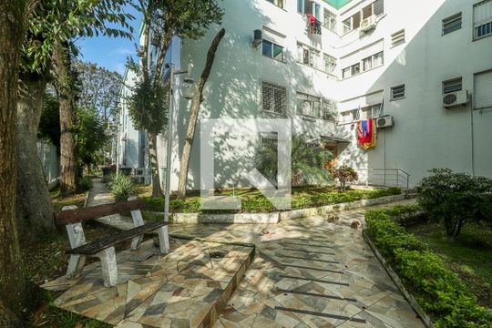 Fachada de apartamento para alugar com 1 quarto, 43m² em Vila Ipiranga, Porto Alegre