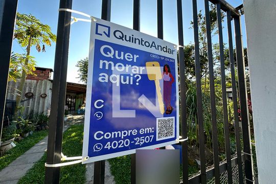 Área externa de casa à venda com 2 quartos, 110m² em Feitoria, São Leopoldo