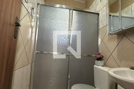 Banheiro de casa à venda com 2 quartos, 110m² em Feitoria, São Leopoldo