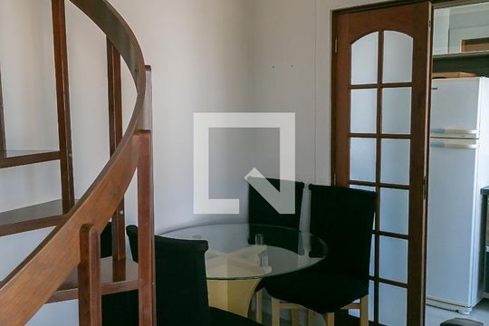 Sala de apartamento para alugar com 2 quartos, 80m² em Cidade Baixa, Porto Alegre