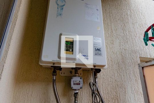 Banheiro de casa de condomínio à venda com 3 quartos, 110m² em Harmonia, Canoas