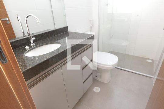 Banheiro da Suíte de apartamento para alugar com 2 quartos, 52m² em Eldorado, Contagem