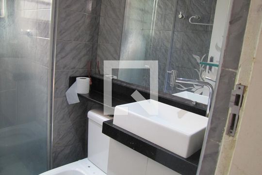 Banheiro de apartamento à venda com 2 quartos, 45m² em Vila Silvia, São Paulo
