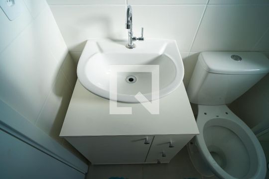 Banheiro de apartamento para alugar com 2 quartos, 47m² em Vila Angelica, Sorocaba