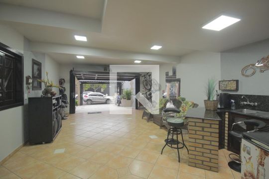 Garagem de casa à venda com 3 quartos, 344m² em Fátima, Canoas