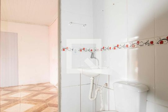 Banheiro de casa à venda com 3 quartos, 300m² em Mathias Velho, Canoas