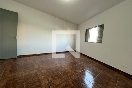 Quarto de casa para alugar com 1 quarto, 188m² em Parque Imperial, São Paulo