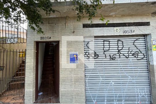 Fachada de casa para alugar com 1 quarto, 188m² em Parque Imperial, São Paulo