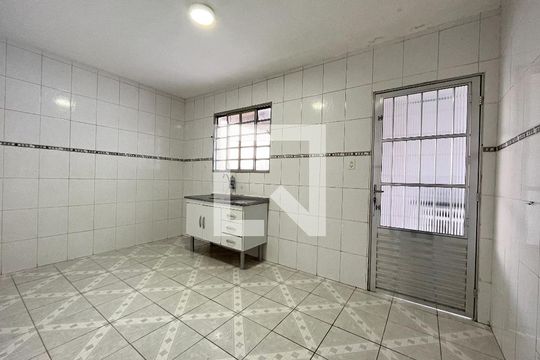 Cozinha de casa para alugar com 1 quarto, 188m² em Parque Imperial, São Paulo