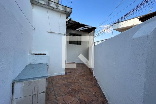 Área externa de casa para alugar com 1 quarto, 188m² em Parque Imperial, São Paulo