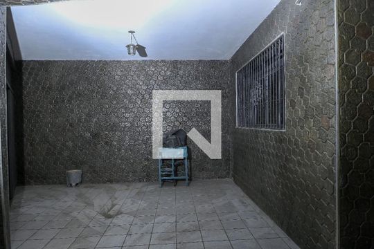 Casa à venda com 3 quartos, 151m² em Vila Olinda, São Paulo
