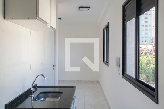 Cozinha de apartamento para alugar com 2 quartos, 57m² em Vila Dom Pedro Ii, São Paulo