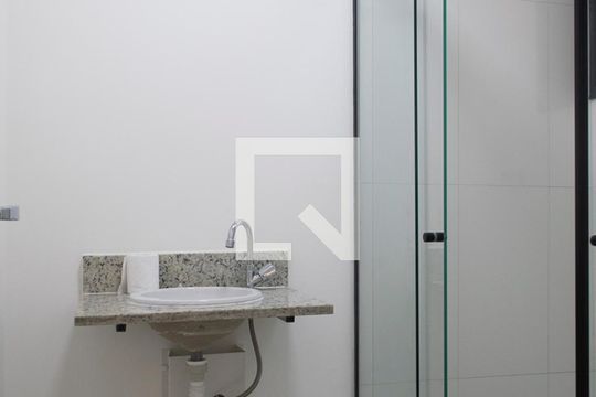 Banheiro de apartamento para alugar com 2 quartos, 57m² em Vila Dom Pedro Ii, São Paulo
