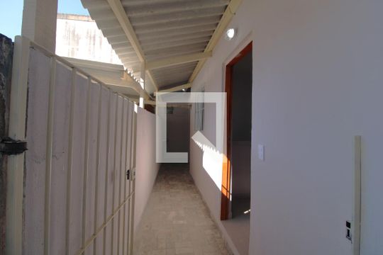 Entrada de casa para alugar com 1 quarto, 37m² em Vila Marari, São Paulo