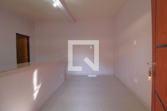 Cozinha de casa para alugar com 1 quarto, 37m² em Vila Marari, São Paulo
