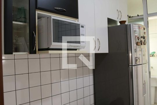 Cozinha de apartamento à venda com 2 quartos, 70m² em Bussocaba, Osasco
