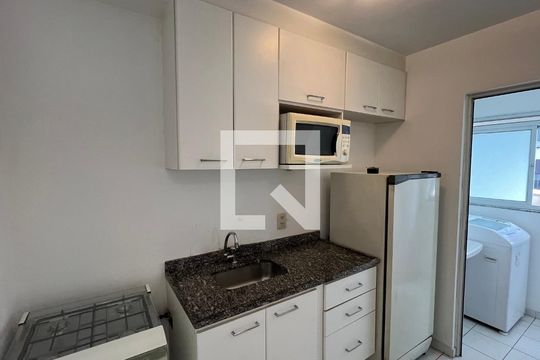 Cozinha de apartamento à venda com 2 quartos, 56m² em Jardim Paulista, São Paulo