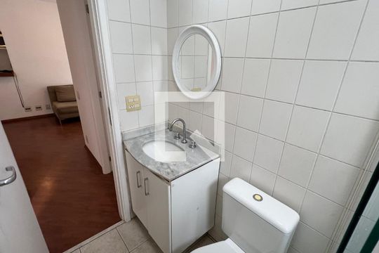 Banheiro de apartamento à venda com 2 quartos, 56m² em Jardim Paulista, São Paulo