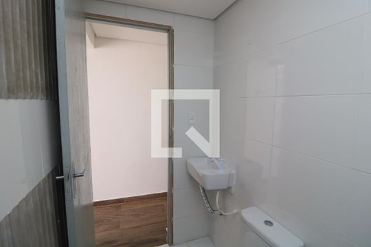 Banheiro Social  de casa para alugar com 2 quartos, 65m² em Vila Formosa, São Paulo