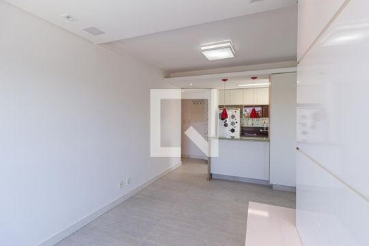 Sala de apartamento à venda com 2 quartos, 55m² em Quitaúna, Osasco