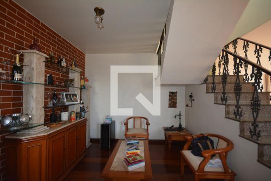 Sala de casa à venda com 4 quartos, 536m² em Vila da Penha, Rio de Janeiro