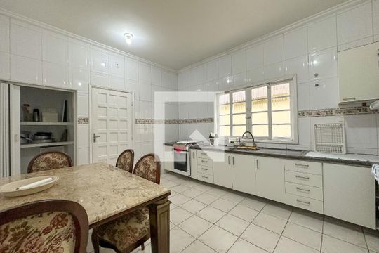 Cozinha de casa para alugar com 7 quartos, 300m² em Balneário Cidade Atlântica, Guarujá