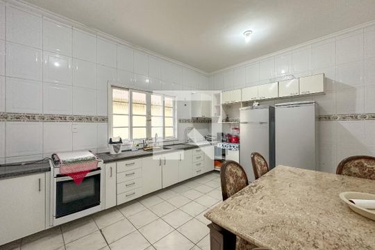 Cozinha de casa para alugar com 7 quartos, 300m² em Balneário Cidade Atlântica, Guarujá