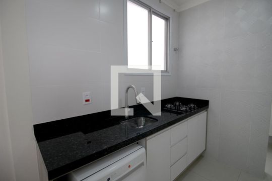 Cozinha de apartamento para alugar com 3 quartos, 70m² em Jardim Karolyne, Sorocaba