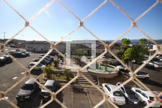 Vista da Sala de apartamento para alugar com 3 quartos, 70m² em Jardim Karolyne, Sorocaba