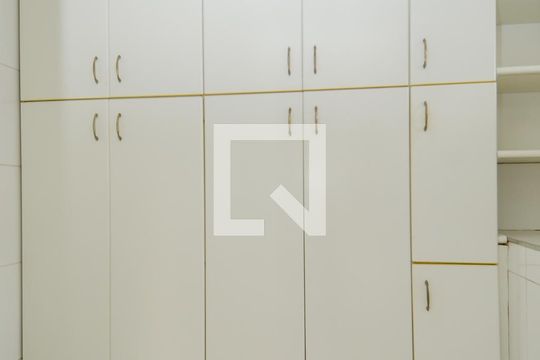 Cozinha - Armários de casa à venda com 4 quartos, 300m² em Vila Rosália, Guarulhos