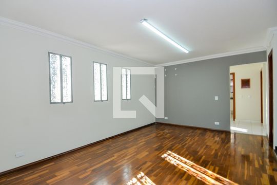 Sala de casa à venda com 4 quartos, 300m² em Vila Rosália, Guarulhos