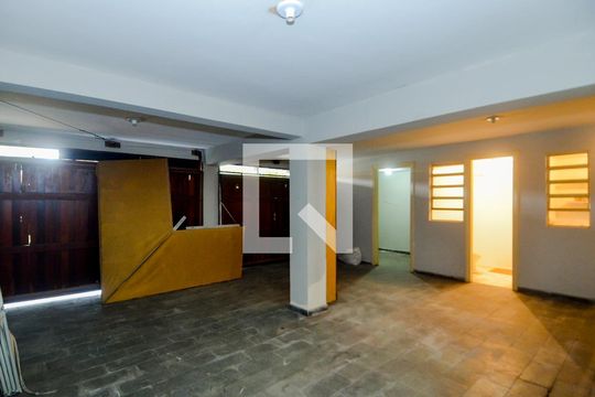 Garagem de casa à venda com 4 quartos, 300m² em Vila Rosália, Guarulhos