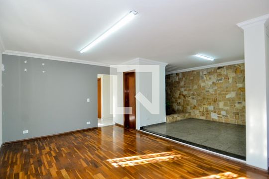 Sala de casa à venda com 4 quartos, 300m² em Vila Rosália, Guarulhos