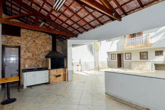 Churrasqueira de casa à venda com 4 quartos, 300m² em Vila Rosália, Guarulhos