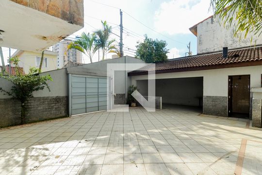 Quintal  de casa à venda com 4 quartos, 300m² em Vila Rosália, Guarulhos