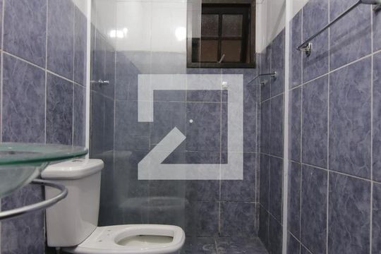 Banheiro  de casa para alugar com 3 quartos, 70m² em Parque Cisper, São Paulo
