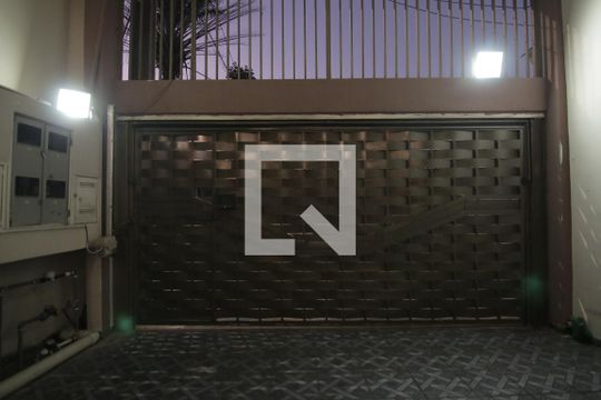 Garagem  de casa para alugar com 3 quartos, 70m² em Parque Cisper, São Paulo
