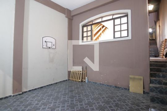 Garagem  de casa para alugar com 3 quartos, 70m² em Parque Cisper, São Paulo