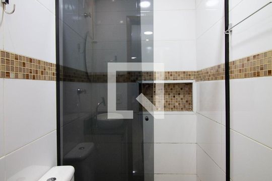 Banheiro de apartamento à venda com 2 quartos, 40m² em Jardim Helena, São Paulo