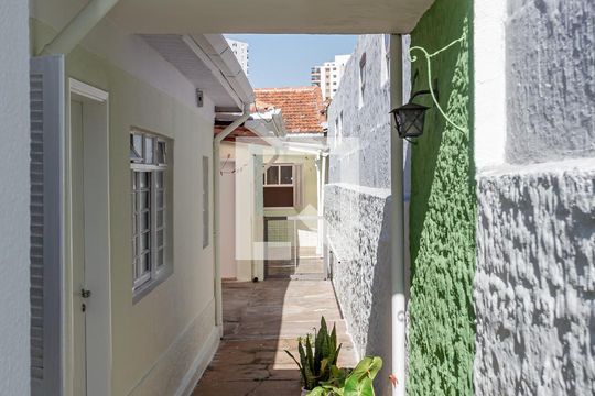 Corredor Lateral de casa para alugar com 2 quartos, 60m² em Vila Nair, São Paulo