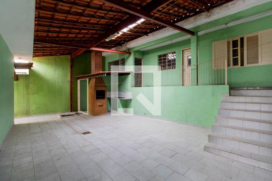Quintal  de casa à venda com 5 quartos, 490m² em Vila Paranaguá, São Paulo