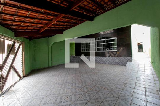 Garagem  de casa à venda com 5 quartos, 490m² em Vila Paranaguá, São Paulo
