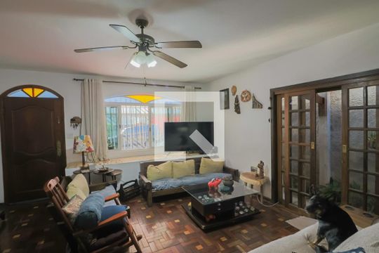 Sala de casa para alugar com 3 quartos, 159m² em Ferreira, São Paulo