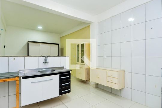 Cozinha de casa para alugar com 1 quarto, 50m² em Vila Flórida, Guarulhos
